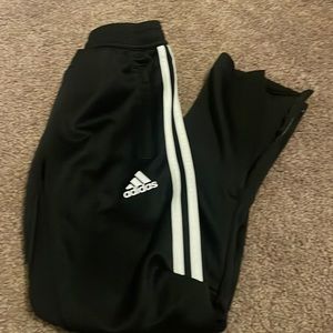 Track pants with zipper